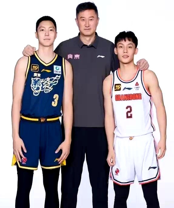 九游体育APP-包含里程碑夜！深圳男篮手感冰凉，CBA常规赛关键时刻刷纪录，态度坚定，赛季目标并未改变的词条