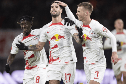 九游体育-拜仁慕尼黑主场4比0大胜斯图加特